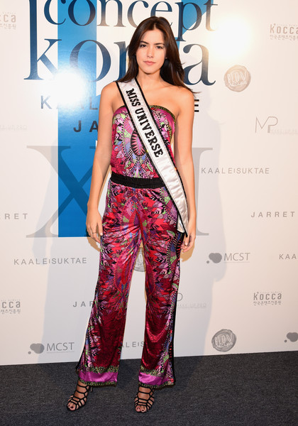 Paulina+Vega+Concept+Korea+Backstage+Spring+D5wPuNjcKs5l.jpg