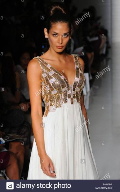 dayana-mendoza-mercedes-benz-new-york-fashion-week-springsummer-2013-DM13BP.jpg