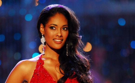 Micaela-Reis miss angola 2007.jpg