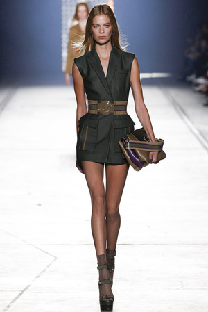 versace_pasarela_291862155_300x.jpg
