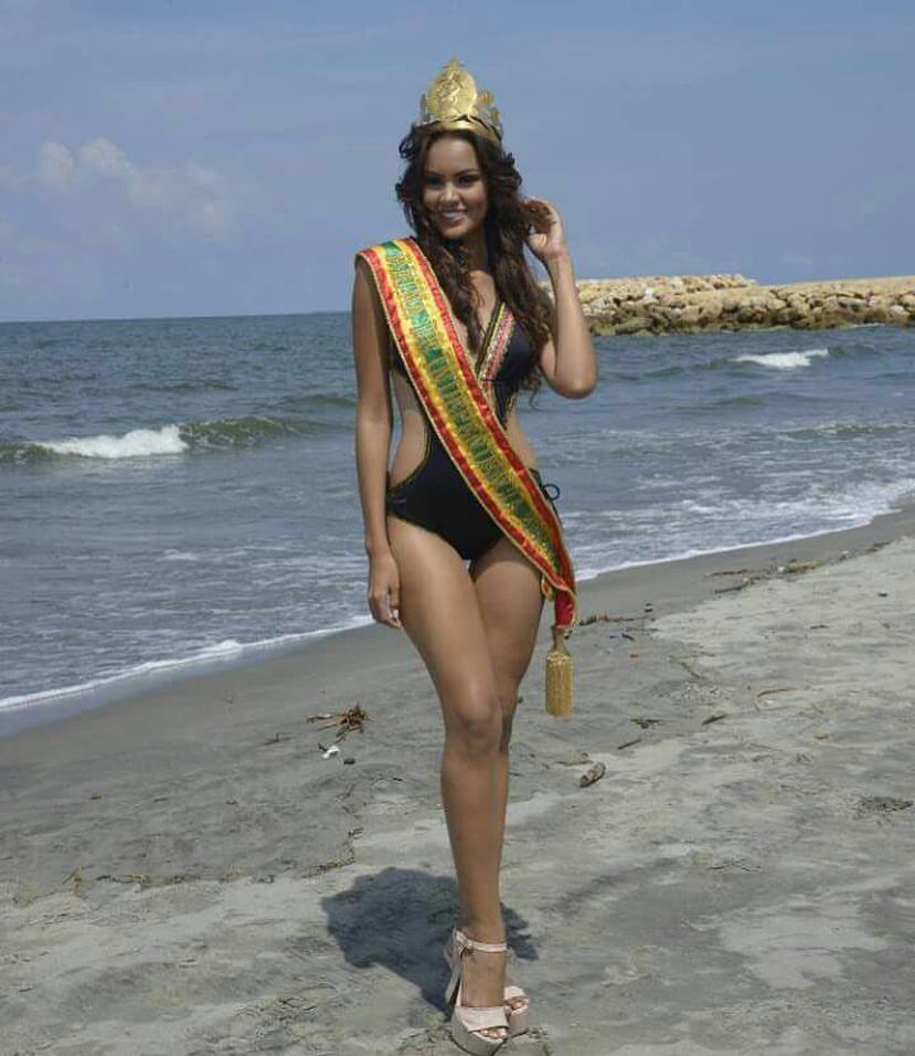Camila Sinning (Reina de Las Fiestas de la Independencia en Cartagena) La quiero en el CNB