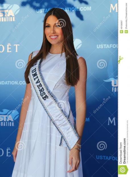 srta-universe-gabriela-isler-de-venezuela-en-la-alfombra-roja-antes-del-us-open-ceremonia-de-noches-de-la-inauguracin-49158067.jpg