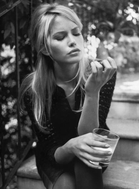 valeria-mazza-vogue-italia-april-1997-walter-chin-5.jpg