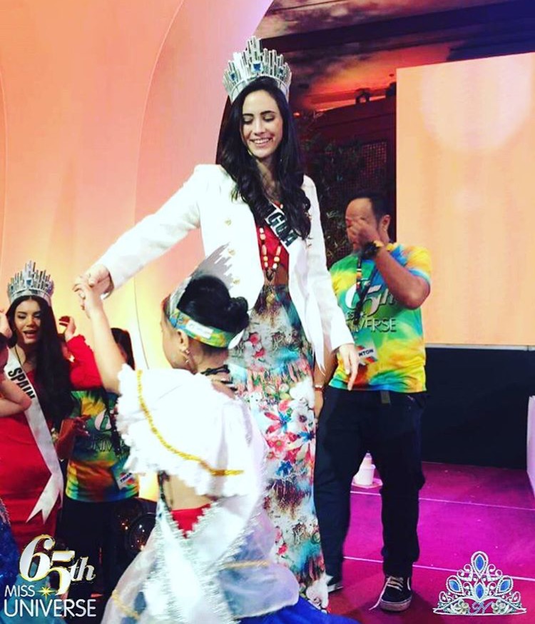 MARINA JACOBY EN CEBU CON CORONA