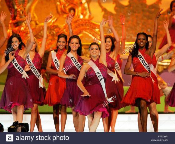epa000446302-miss-universe-2005-contestants-renata-sone-from-the-dominican-FFTXWR.thumb.jpg.4672f81390ba3fd442b12e14cbc9f629.jpg