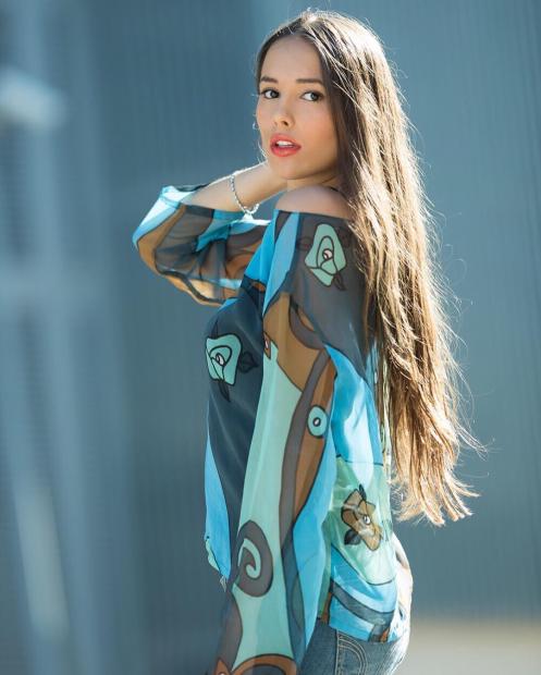 59ac5e53413e3_jaqueline2.thumb.jpg.0a752d9d6c1cffbde3f41cc1d96d78ea.jpg