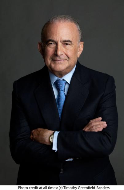 Gustavo_Cisneros_by_Timothy_Greenfield-Sanders.thumb.jpg.d6d745de99c34efab572c93848d24db8.jpg