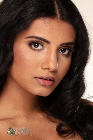 Lisa-Naveed-2019.jpg.56de49d9662817a2448a41fabe35e47c.jpg