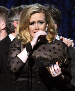 adele-llorando-247x300.jpg.0d369c6ea068c17bbd91ddd76e5107d1.jpg