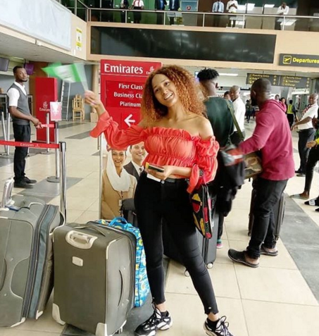 Miss Earth Nigeria rumbo a Filipinas previo al inicio oficial del certamen Miss Earth 2019