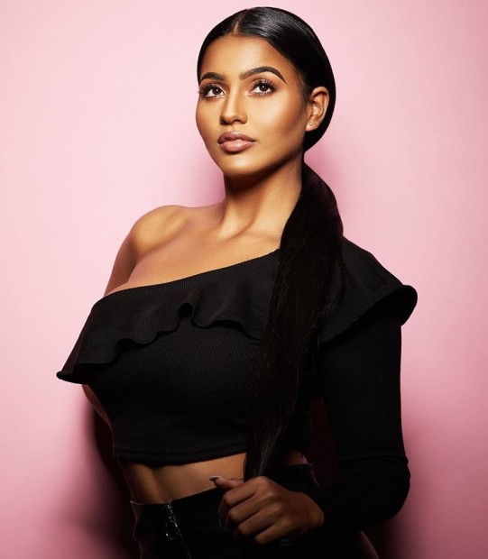 Kyrsha-Attaf-Miss-Curacao-2019.thumb.jpg.d839157fbdca1c941d806bb191d6ab06.jpg