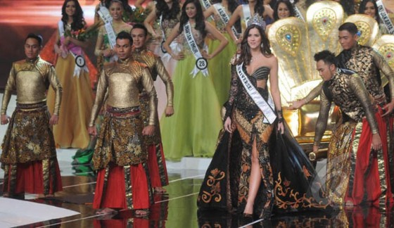 030448800_1424500473-Miss_Universe_1.jpg