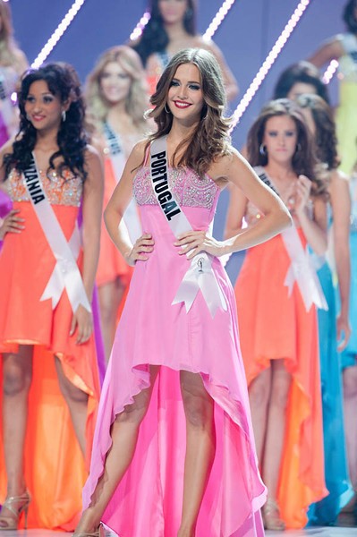miss-universe-portugal-2011.jpg.9aaa974edcbd71bd432b488528def922.jpg