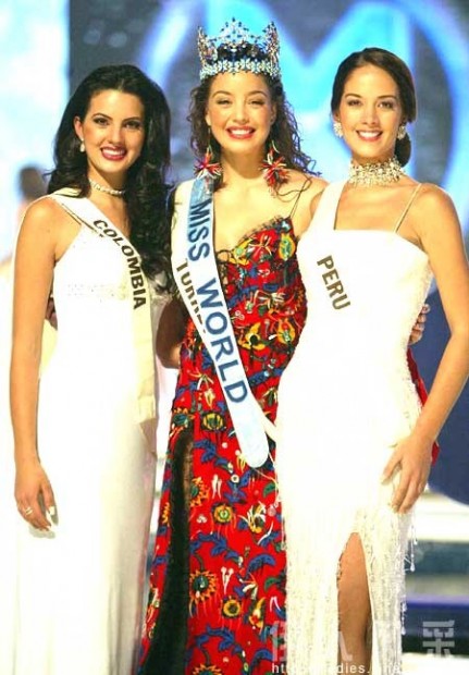 3_8-1-913-150_2002120861310.jpg