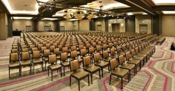 Guesthouse-at-Graceland-Grand-Ballroom.thumb.jpg.25adc8a021633c29d2baeb112e79ad86.jpg