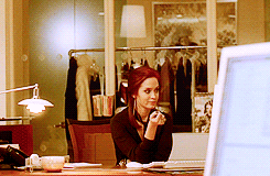 emily-blunt-devil-wears-prada.gif.4d184617cdbf5465c4d22f035ceb45d9.gif