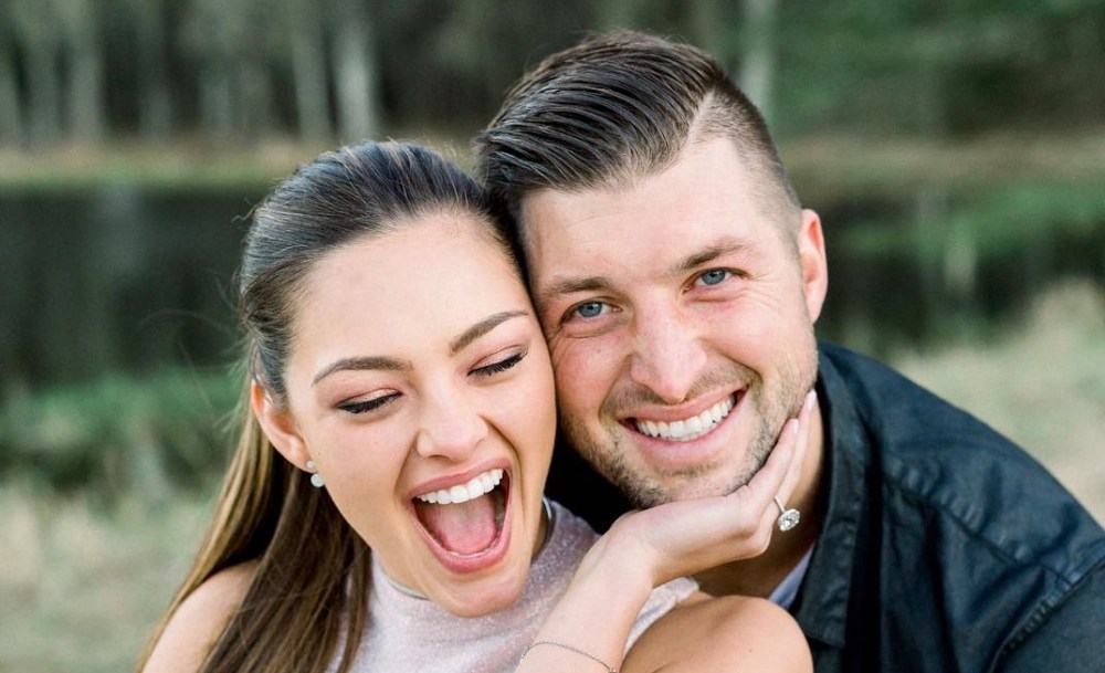 Tim y Demi-Leigh Tebow ven 'muchos pequeños Timmies y Demies' en su futuro.