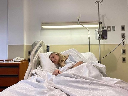Daniela Nicolás operada y convaleciente a causa de una endometriosis