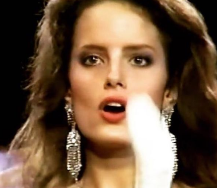 Cecilia Bolocco festejó los 34 años de su reinado como Miss Universo con fotos inéditas