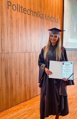 Miss Mundo 2021 logró el primer lugar en una competencia a la mejor tesis de licenciatura