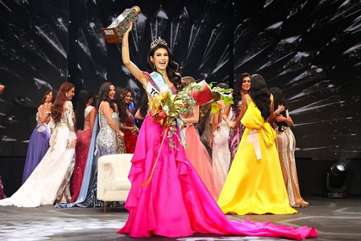 Elena Rivera es coronada Miss Mundo Puerto Rico 2022