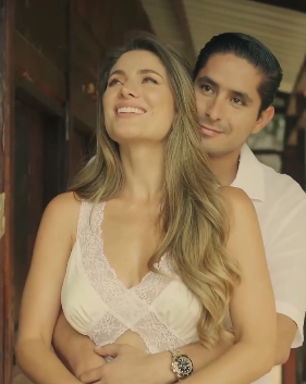 Constanza Báez, Miss Ecuador 2013, anuncia el embarazo de su primer bebé con Nelson Riofrío