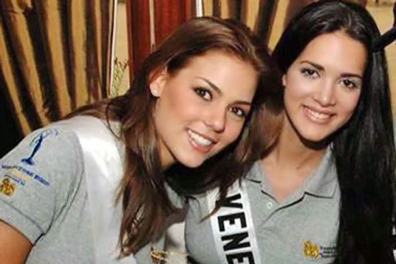 lauramoni.thumb.jpg.8281c4e1583fb624184c6b5ecc4ed01a.jpg