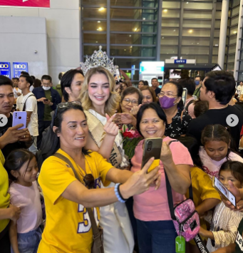 LA MISS EARTH 2023 A SU LLEGADA A FILIPINAS