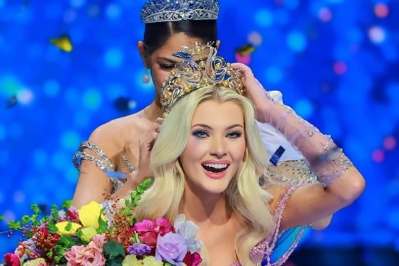 La nueva Miss Universo 2024 es Victoria Kjaer representante de Dinamarca; Es una joven de 21 años que se destaca por ser una bailarina profesional. ¿Sabían ustedes qué Victoria es Hija de Nawat donde fue top 20 de M.jpg