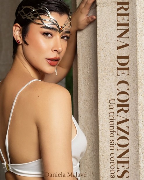 HOY ES EL DÍA   ya puedes adquirir mi libro digital «Reina de corazones. Un triunfo sin corona»   a través del link de mi biografía o comentando la palabra QUIERO🫶  y te estaré enviando la información necesaria a t.jpg