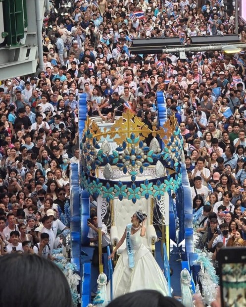 ขนลุกมากนะ!!! 𝗪𝗘𝗟𝗖𝗢𝗠𝗘 𝗛𝗢𝗠𝗘 👑🌐🇹🇭ภาพประวัติศาสตร์ไทย!!! ควีนโอปอล ' สุชาตา ช่วงศรี '#MISSWORLD2025 #72ndMissWorld#MissWorldThailand2025#OpalForHerOpalForWorldMiss WorldMiss World - Thailand.Page Fac (2).jpg