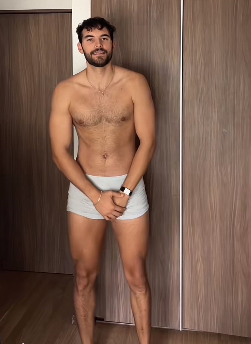 Deberia este hombre de 2 metros ser el sucesor de Mauximo?