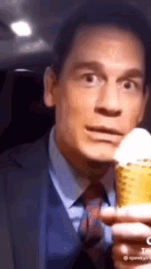 ice-cream.gif.6059bd7f323186633d1e1d178eafafdf.gif