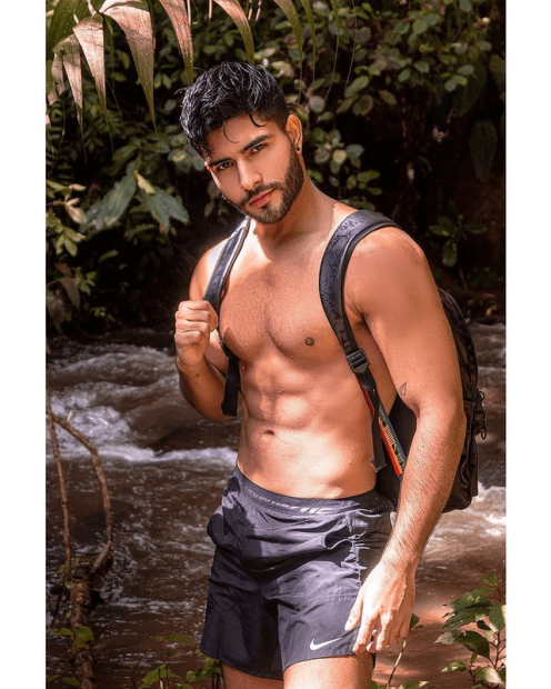 andres-milan-v0-uf2polswxm091.thumb.png.c724b6d0d3a049439b65ed517fd7fafd.png