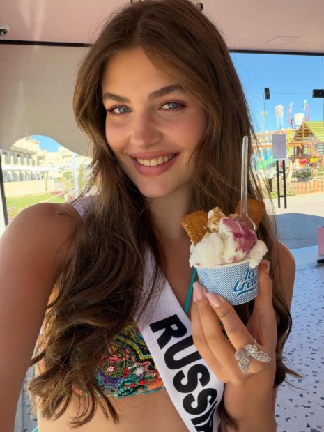 It’s time for ice cream and the sea!🍦🌊@missintercontinentalorg @missintercontinentalrussia @vh.jpg