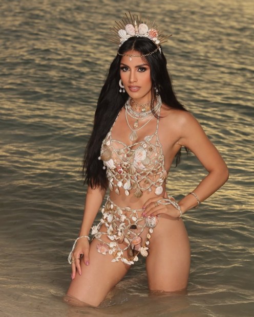Una sirena frente al mar 🧜🏽_♀️Que fue esto 🤩😮_💨@will.madera @malegutfotografia @victorgalaz.jpg