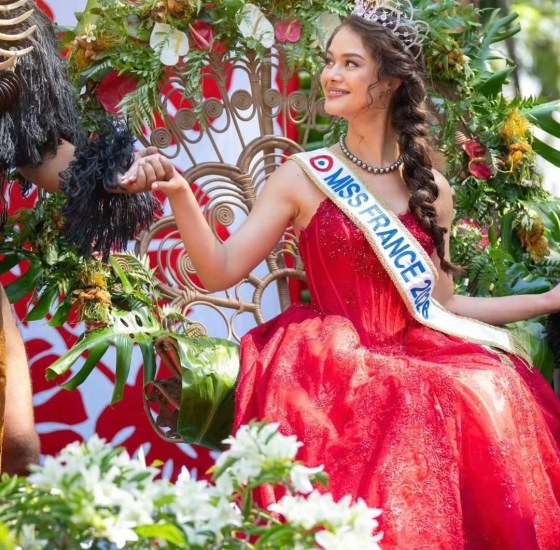 RÉCAP DU RETOUR À TAHITI DE MISS FRANCE 2026 👑 @hinaupokodevezeoff, Miss France 2026, accueilli.jpg