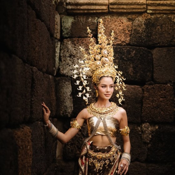 Miss World Opal Suchata @suchaaata embodied Queen Bhupati Indralakshmi Devi, wearing a costume i (2).jpg